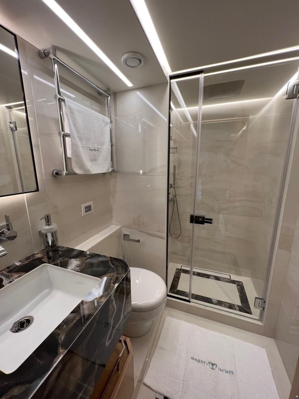 Gulf Craft Majesty 100