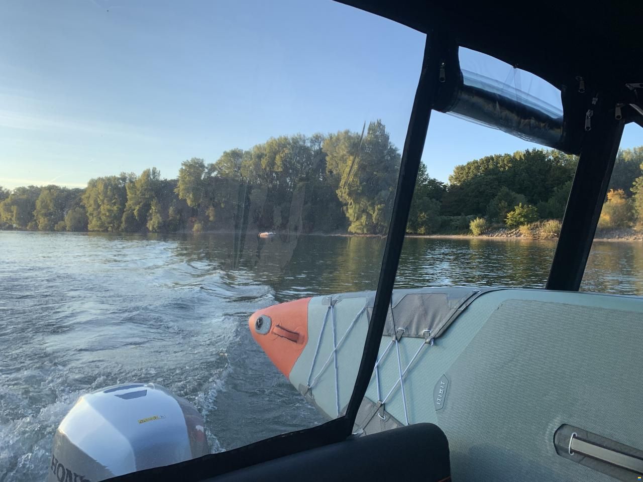 Atlantic Marine Sun Cruiser 630