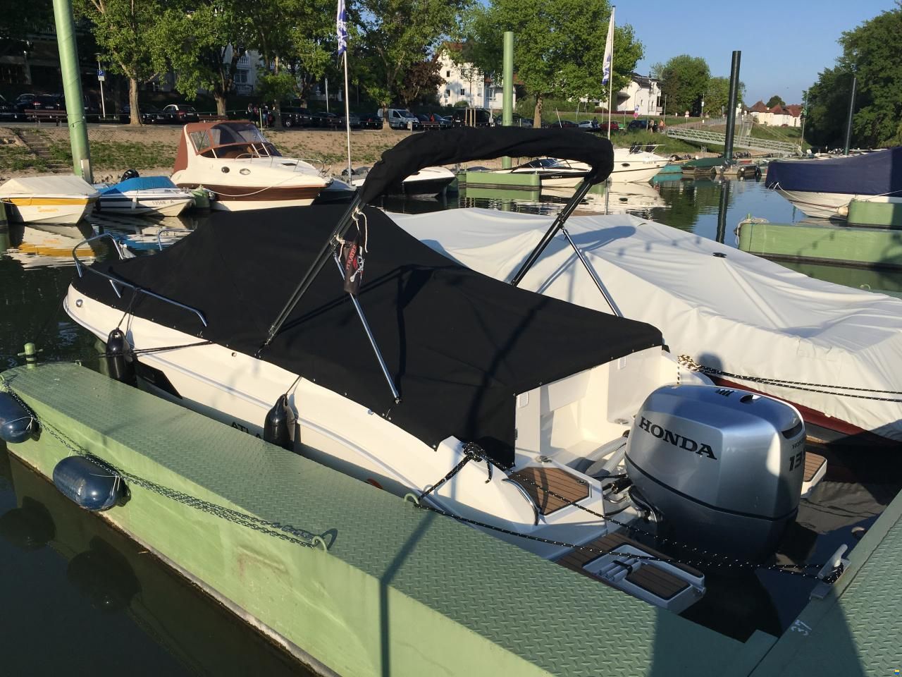 Atlantic Marine Sun Cruiser 630