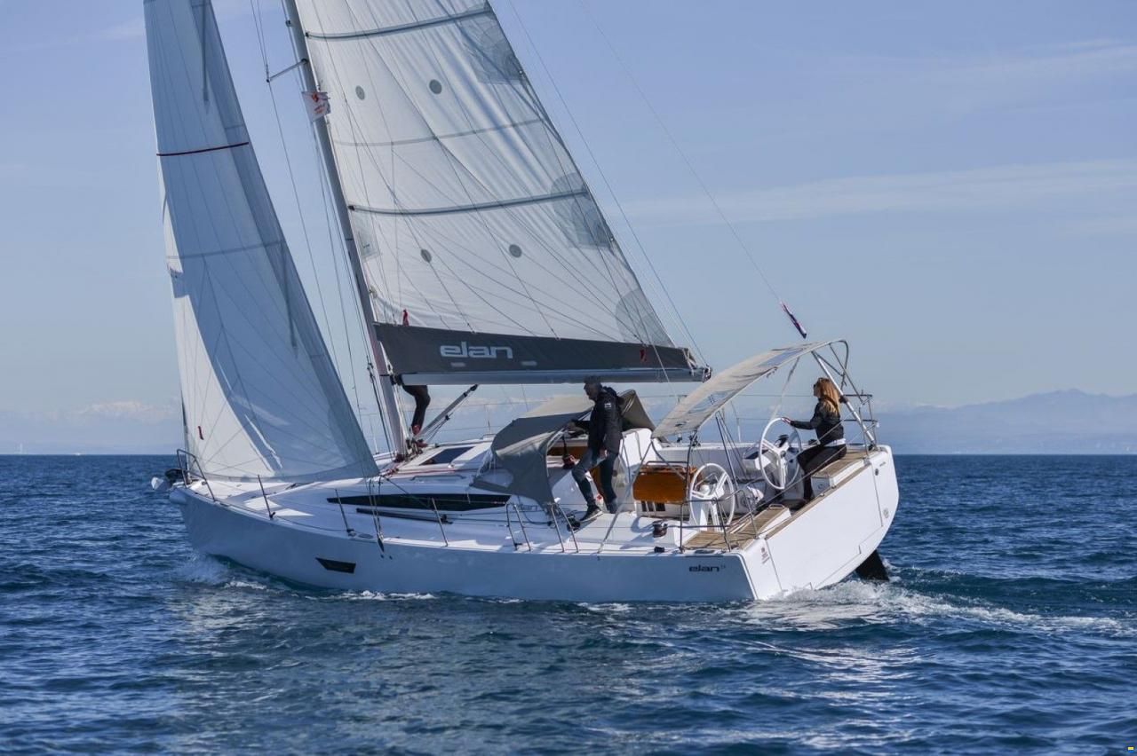 Elan E4