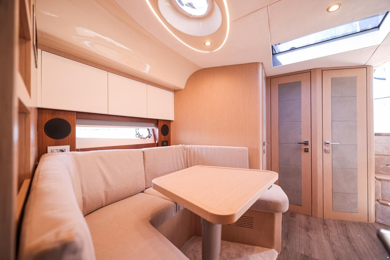 Focus Motor Yacht 44 mit LP Lago Maggiore/Bodensee