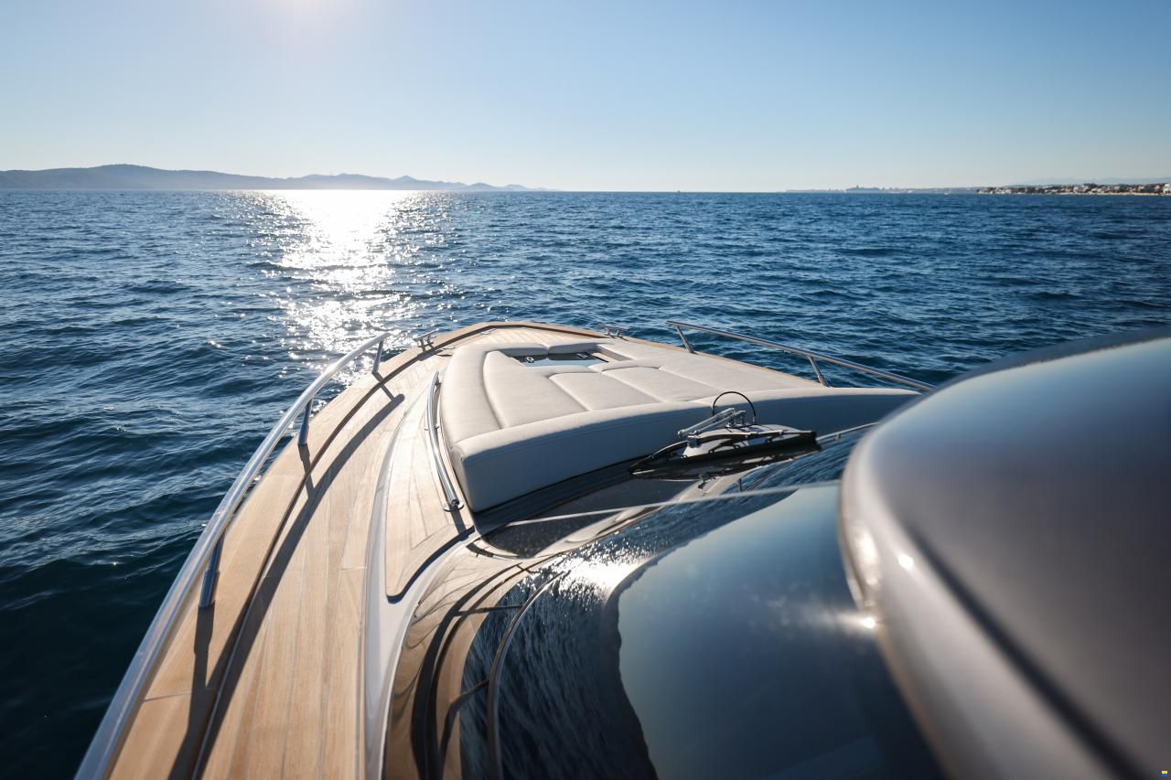 Focus Motor Yacht 37 mit LP Lago Maggiore/Bodensee