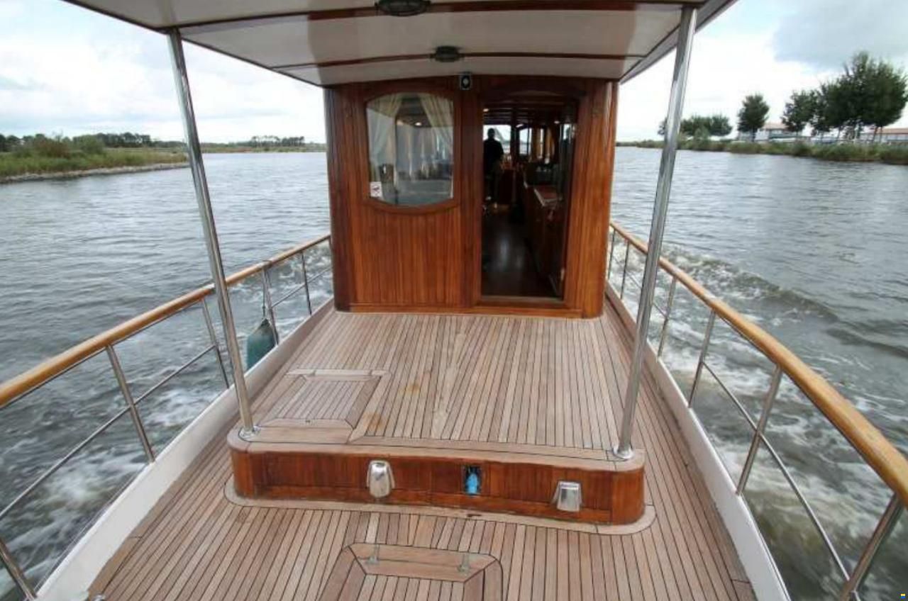 Classic Motor Yacht