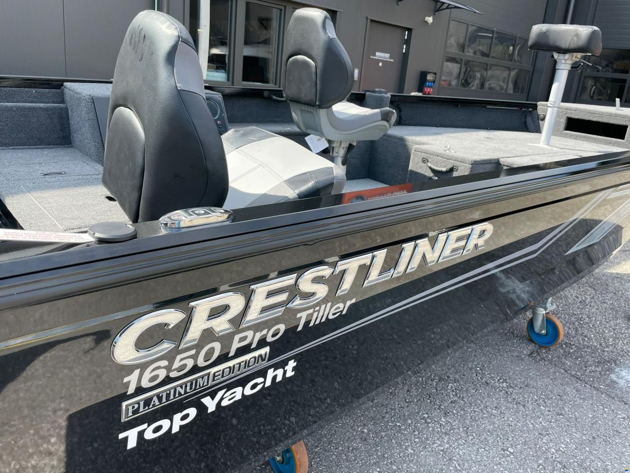 Crestliner 1650 PRO TILLER