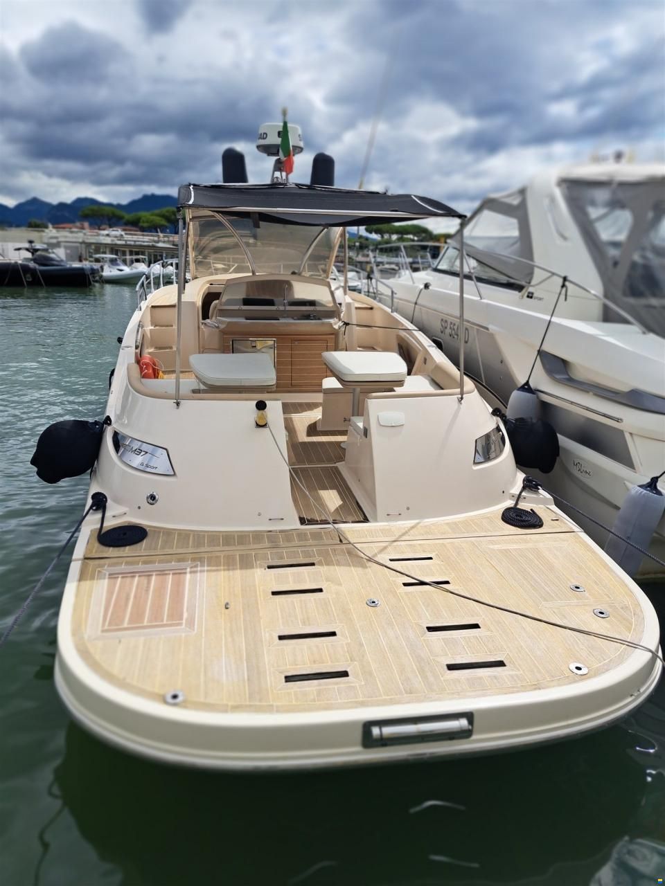 Man&ograve; 37 Gran Sport