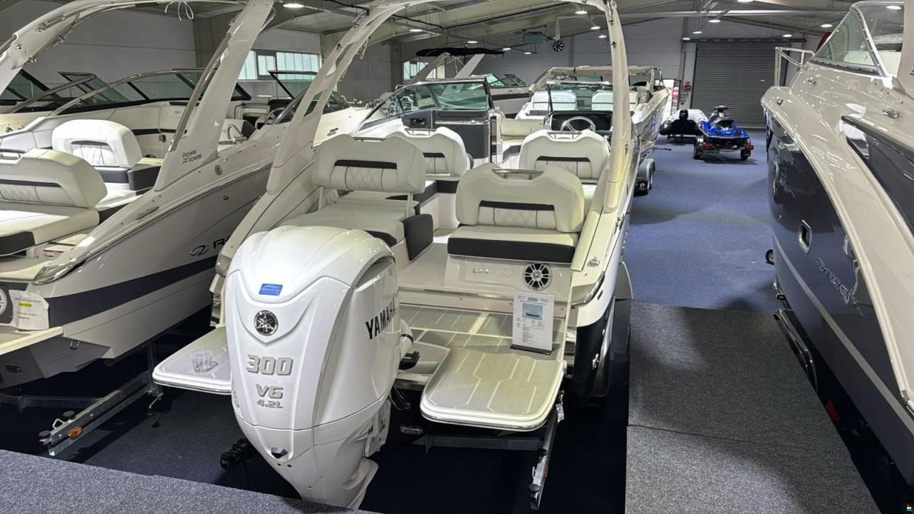 Regal LX 4 BOWRIDER AU&szlig;ENBORDER