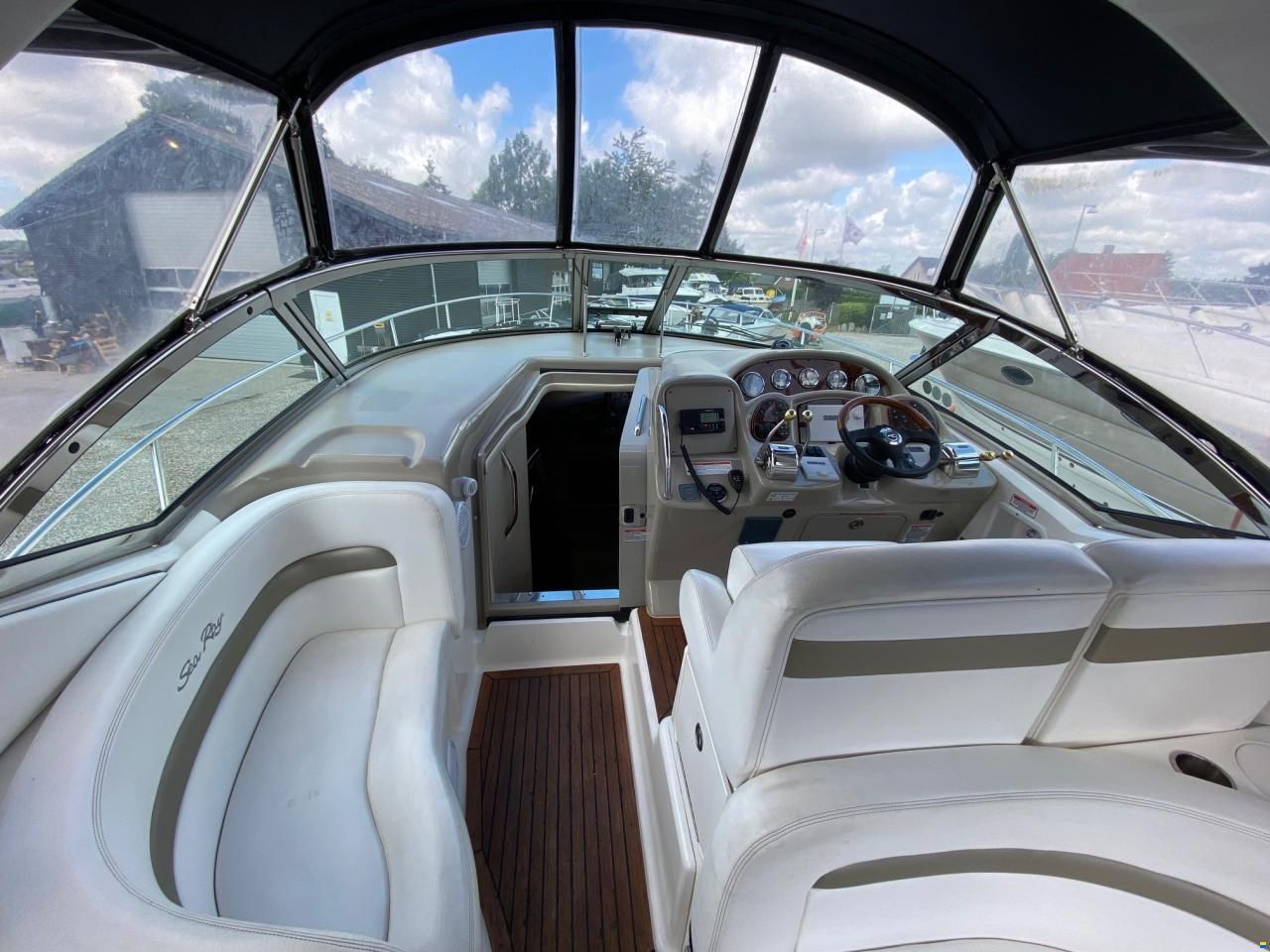 Sea Ray 355 Sundancer