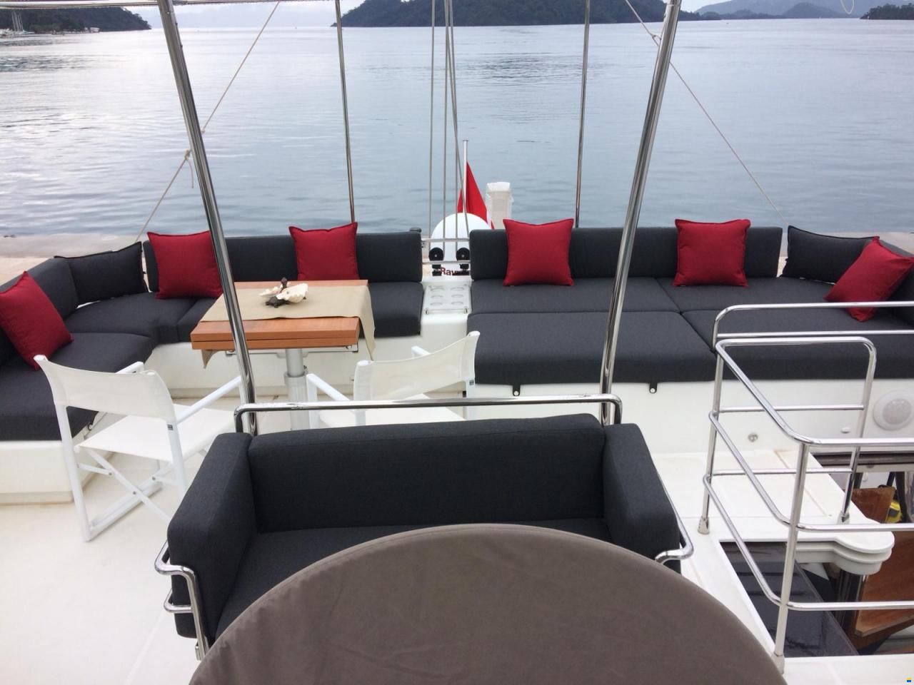 Lagoon 560