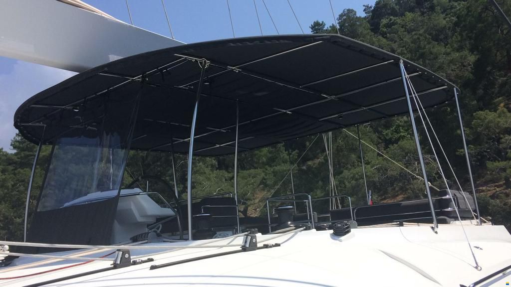 Lagoon 560