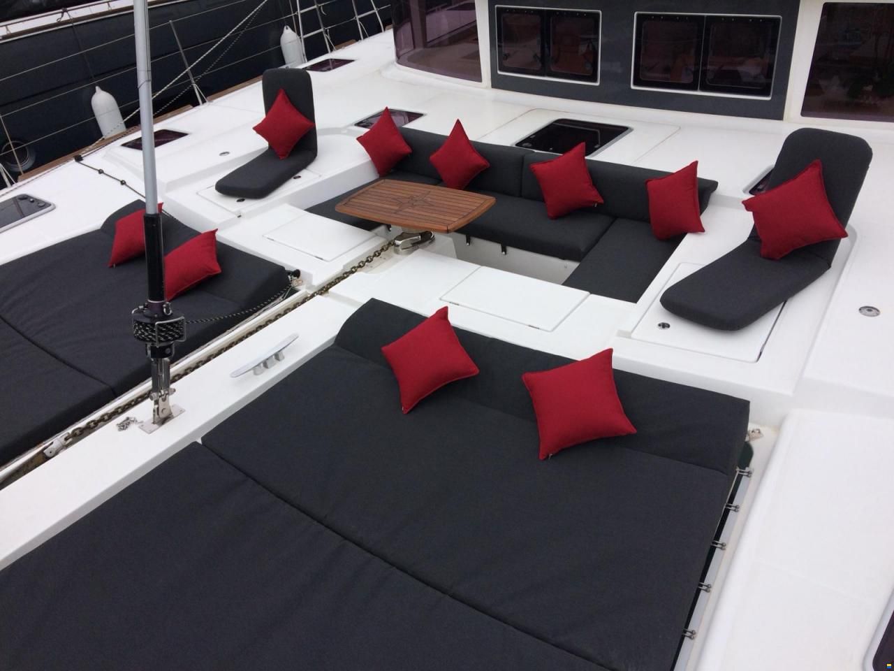 Lagoon 560