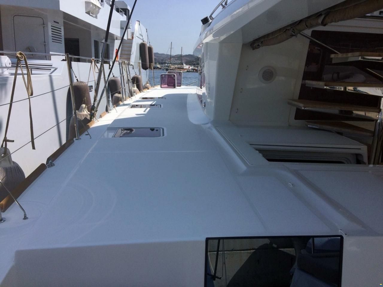 Lagoon 560