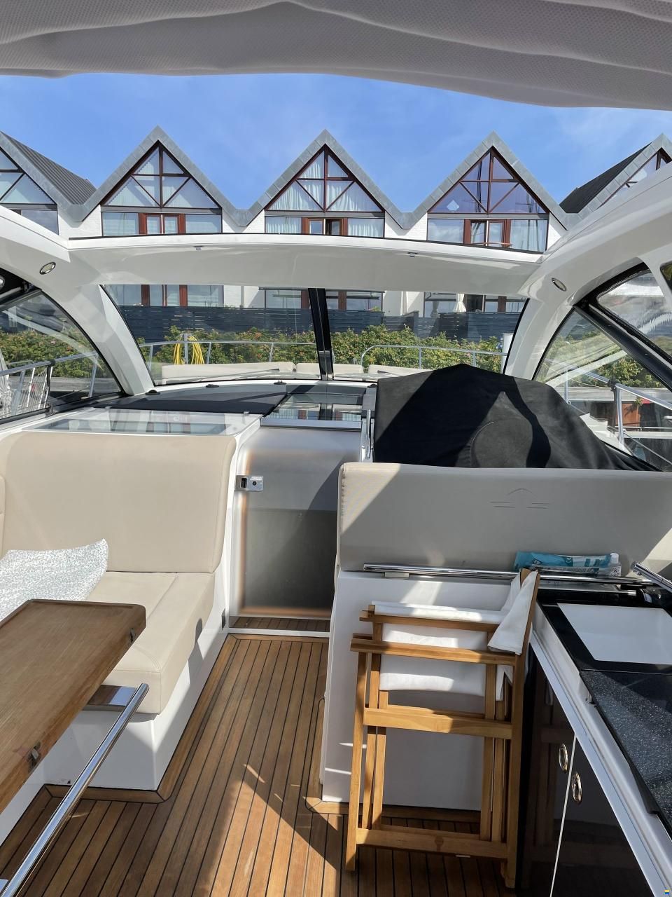 Sealine S 380