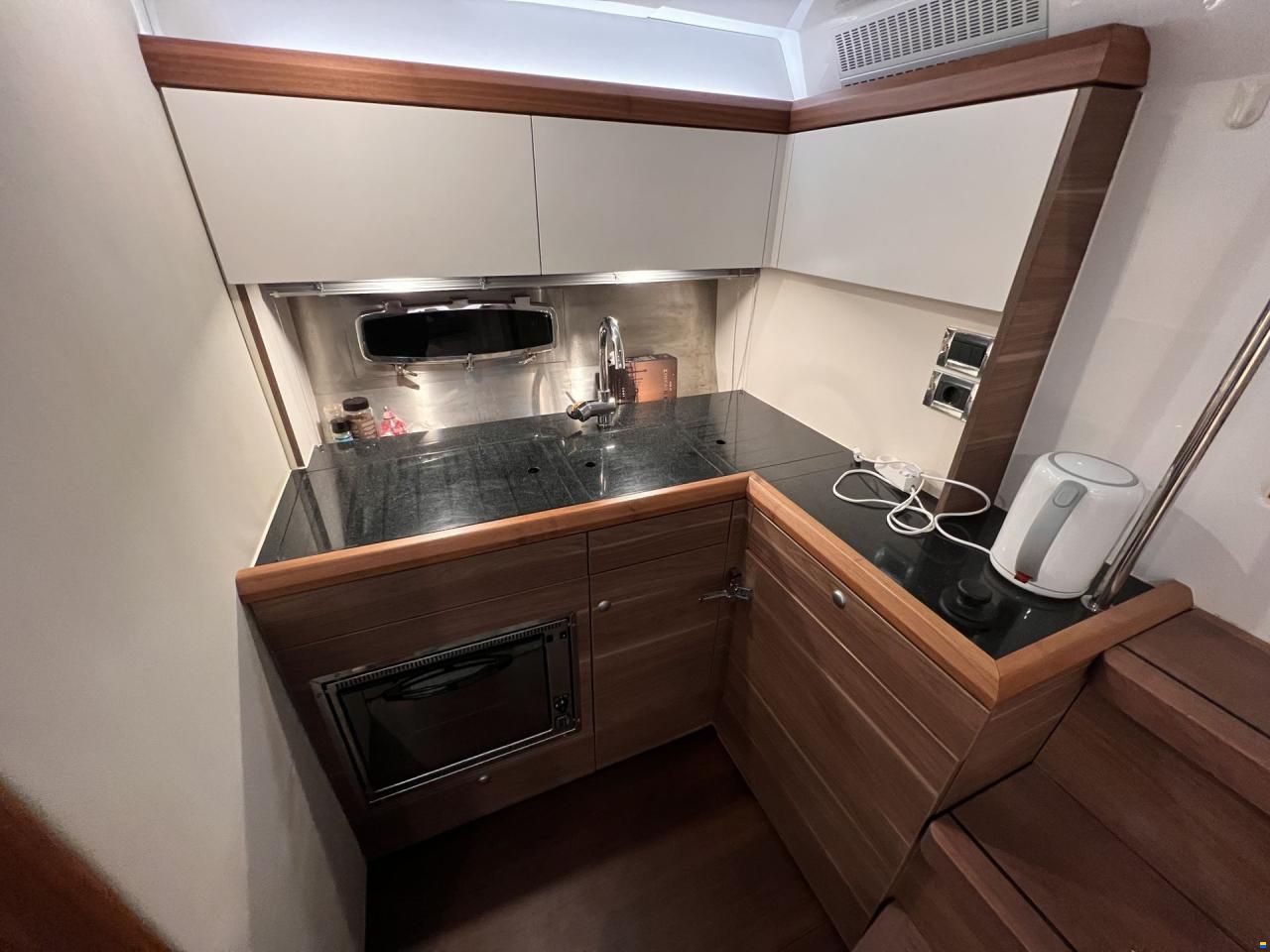 Sealine S 380