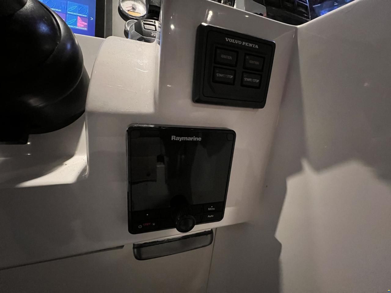 Sealine S 380