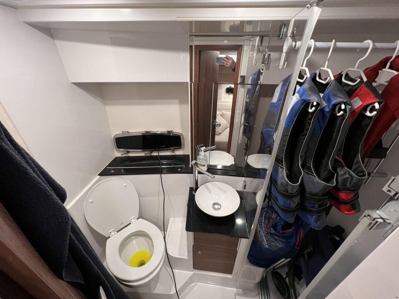 Sealine S 380