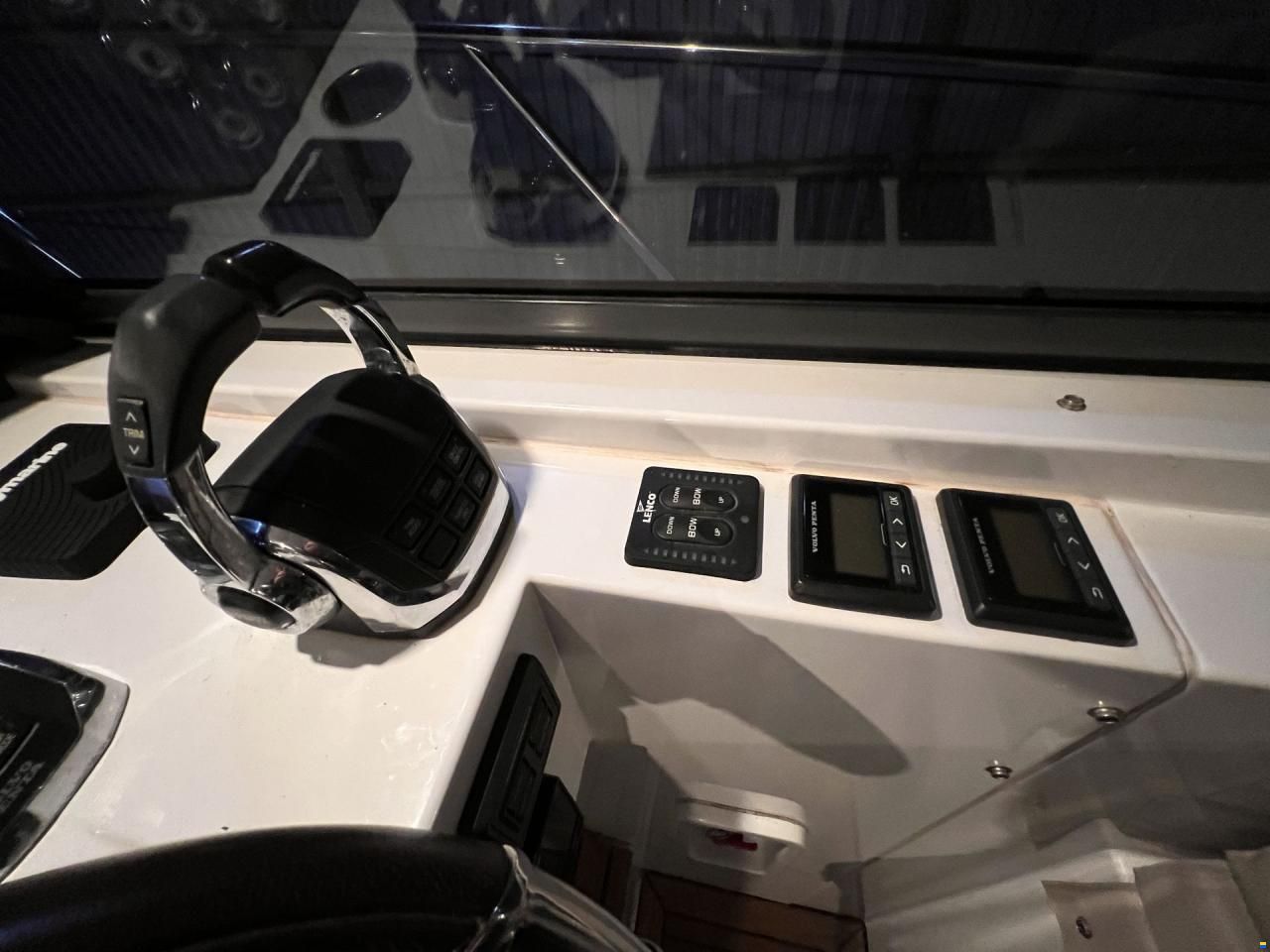 Sealine S 380