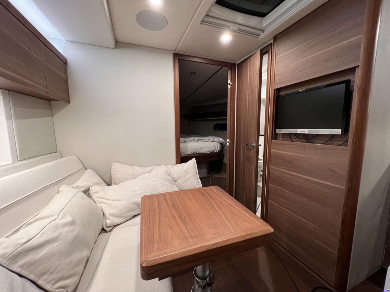 Sealine S 380