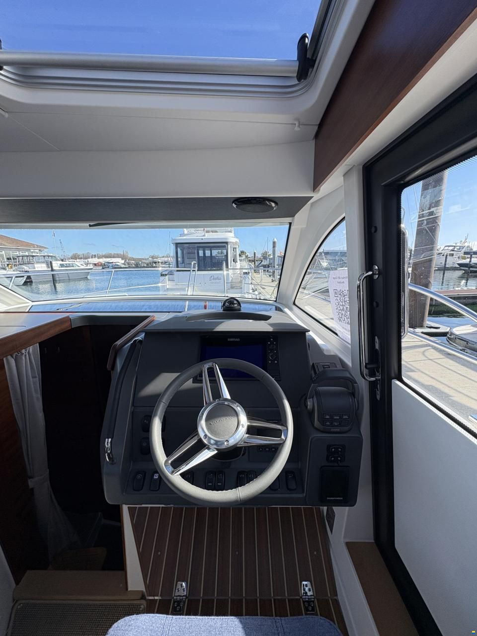 Nimbus 305 Coupe