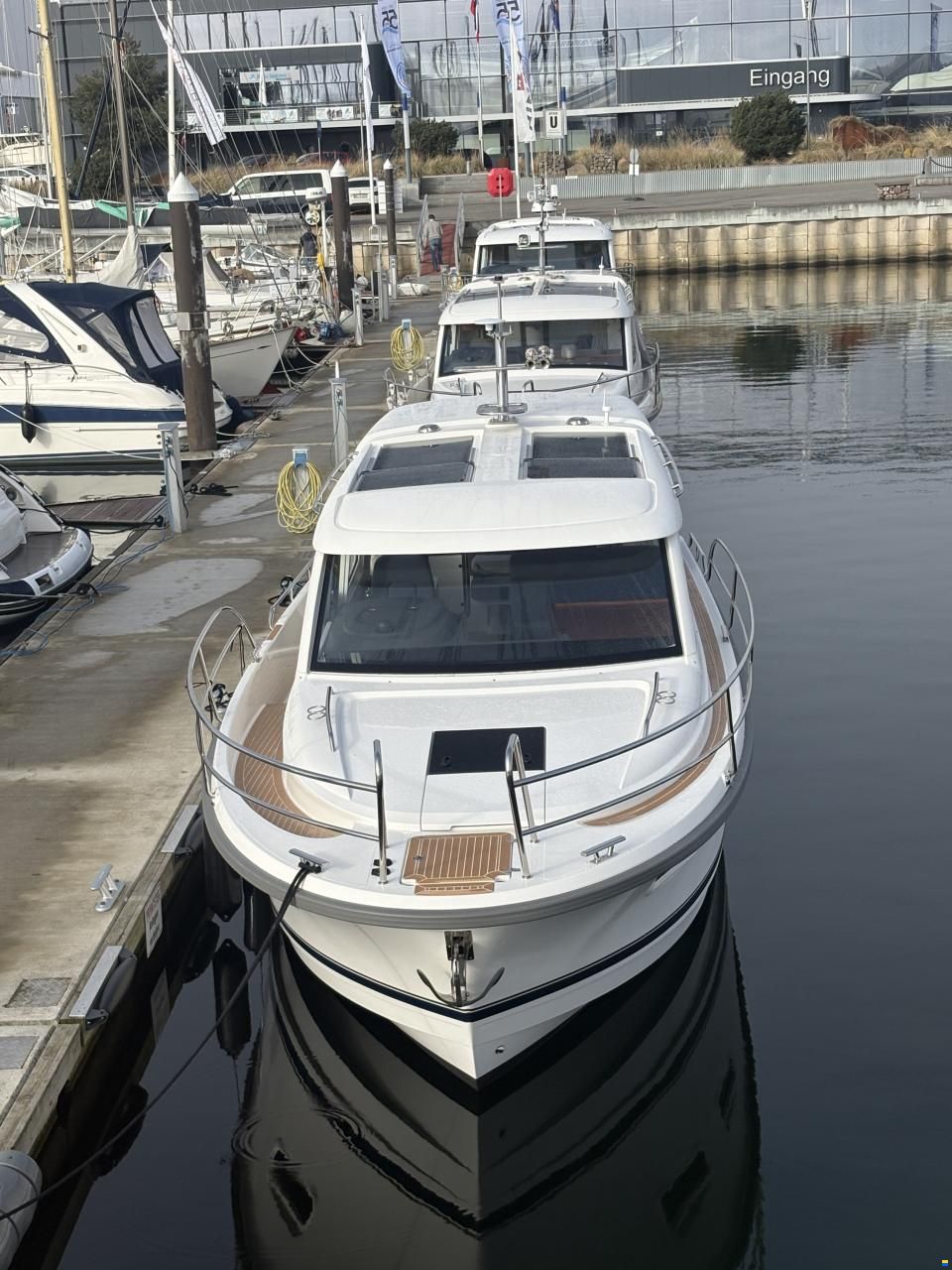 Nimbus 305 Coupe
