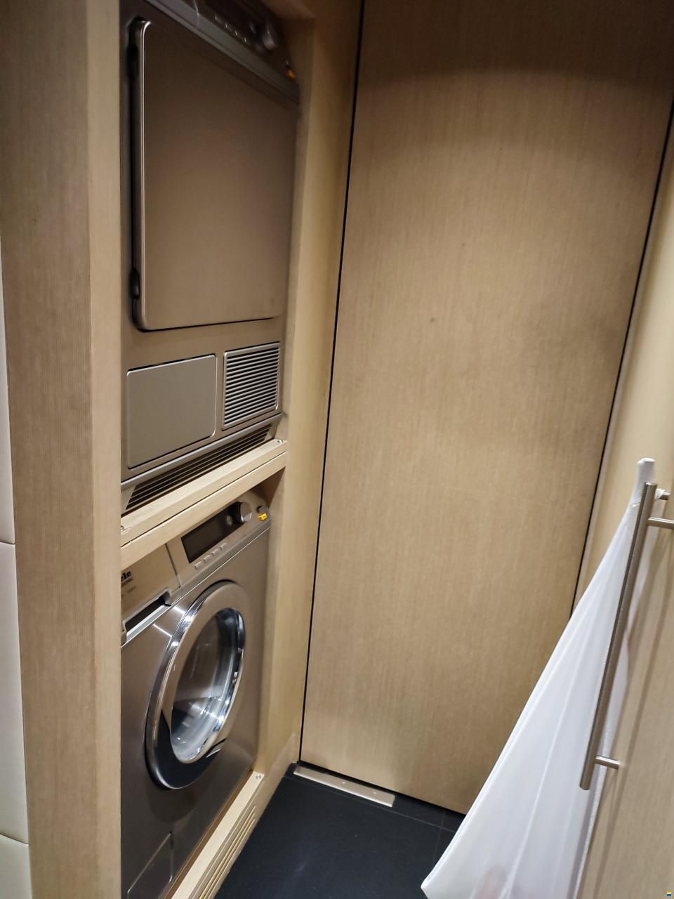 Gulf Craft Majesty 100