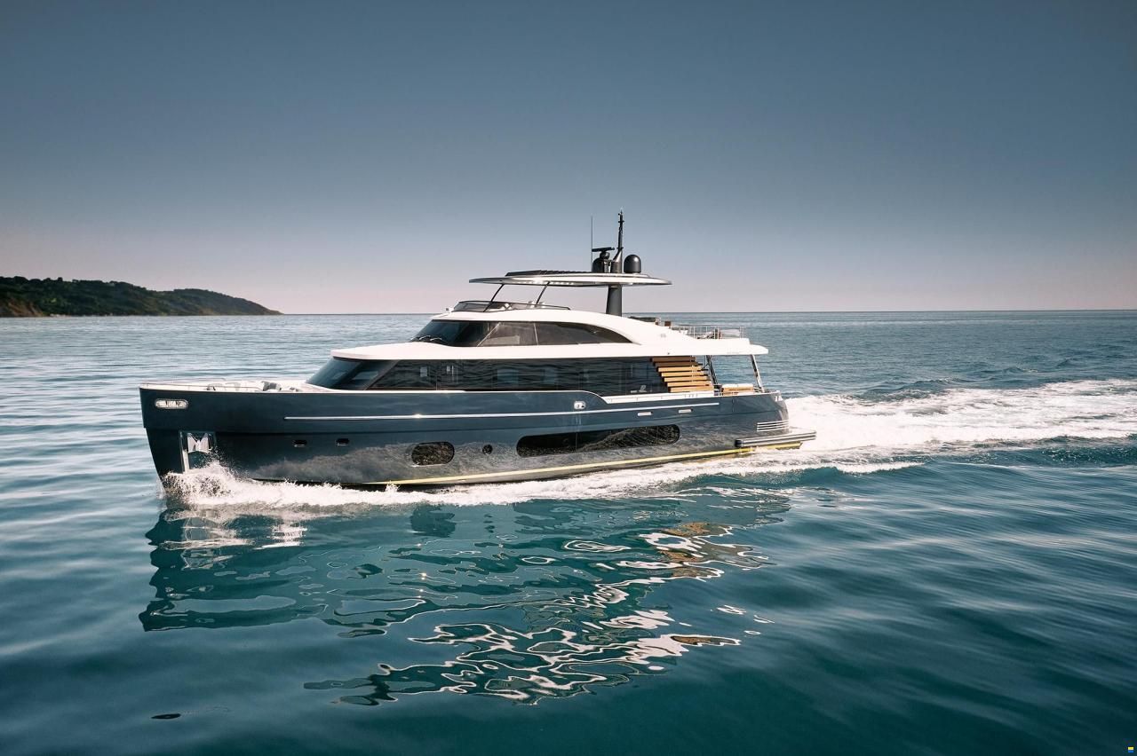 Azimut Magellano 25