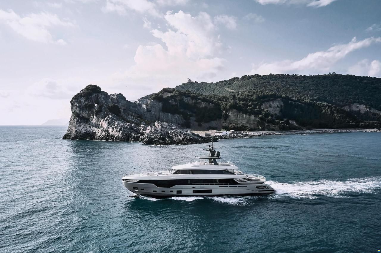 Azimut Grande Trideck