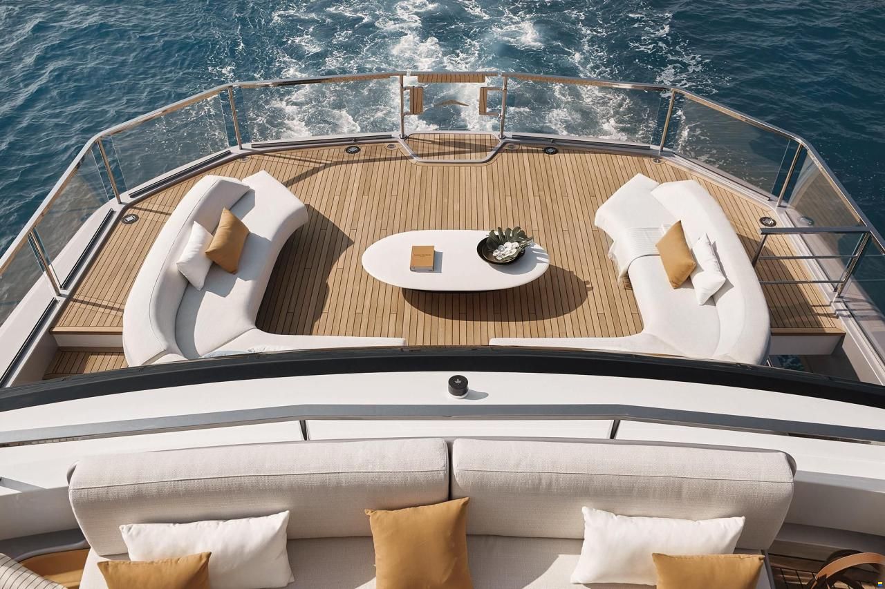 Azimut Grande Trideck