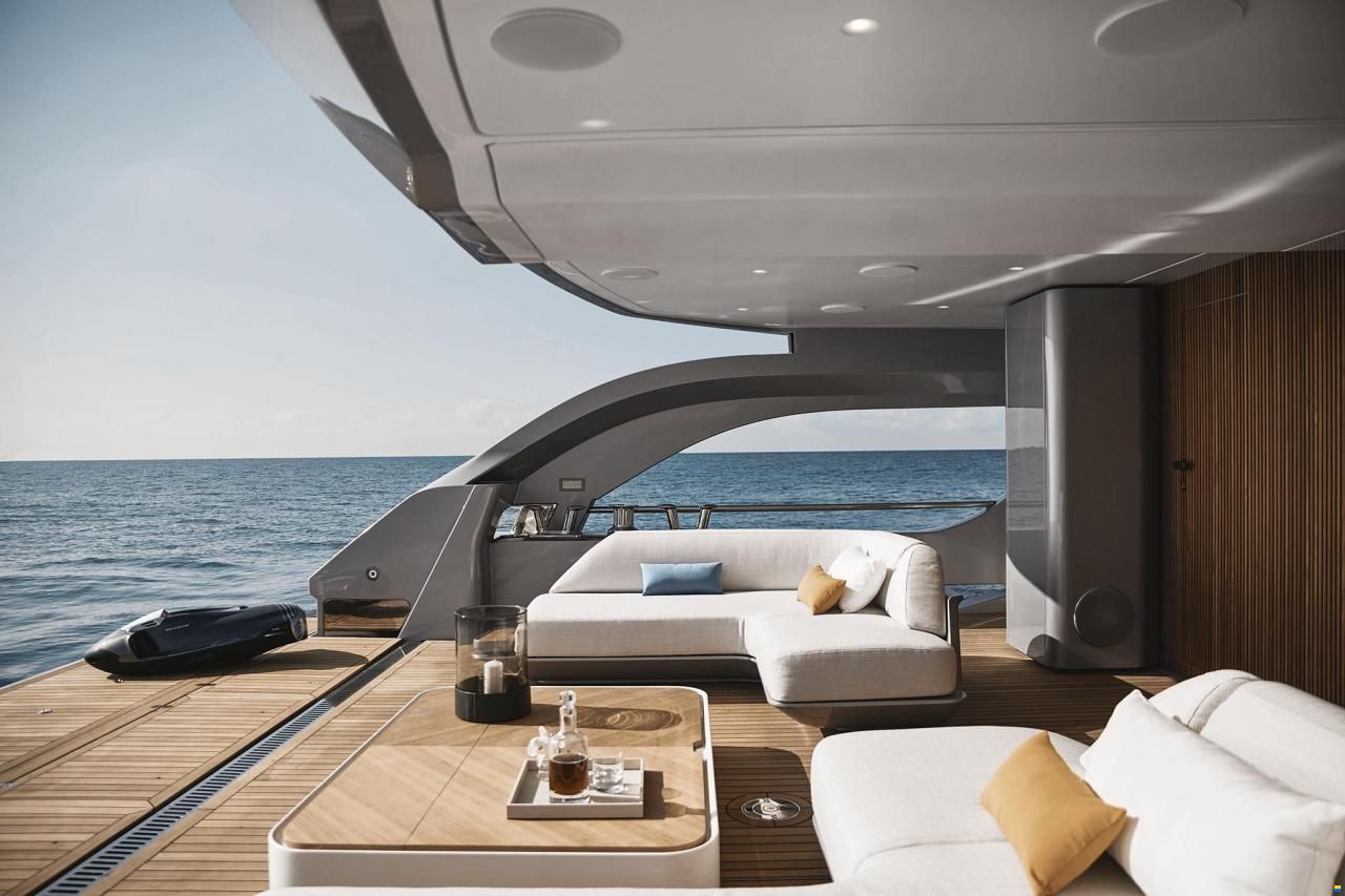 Azimut Grande Trideck