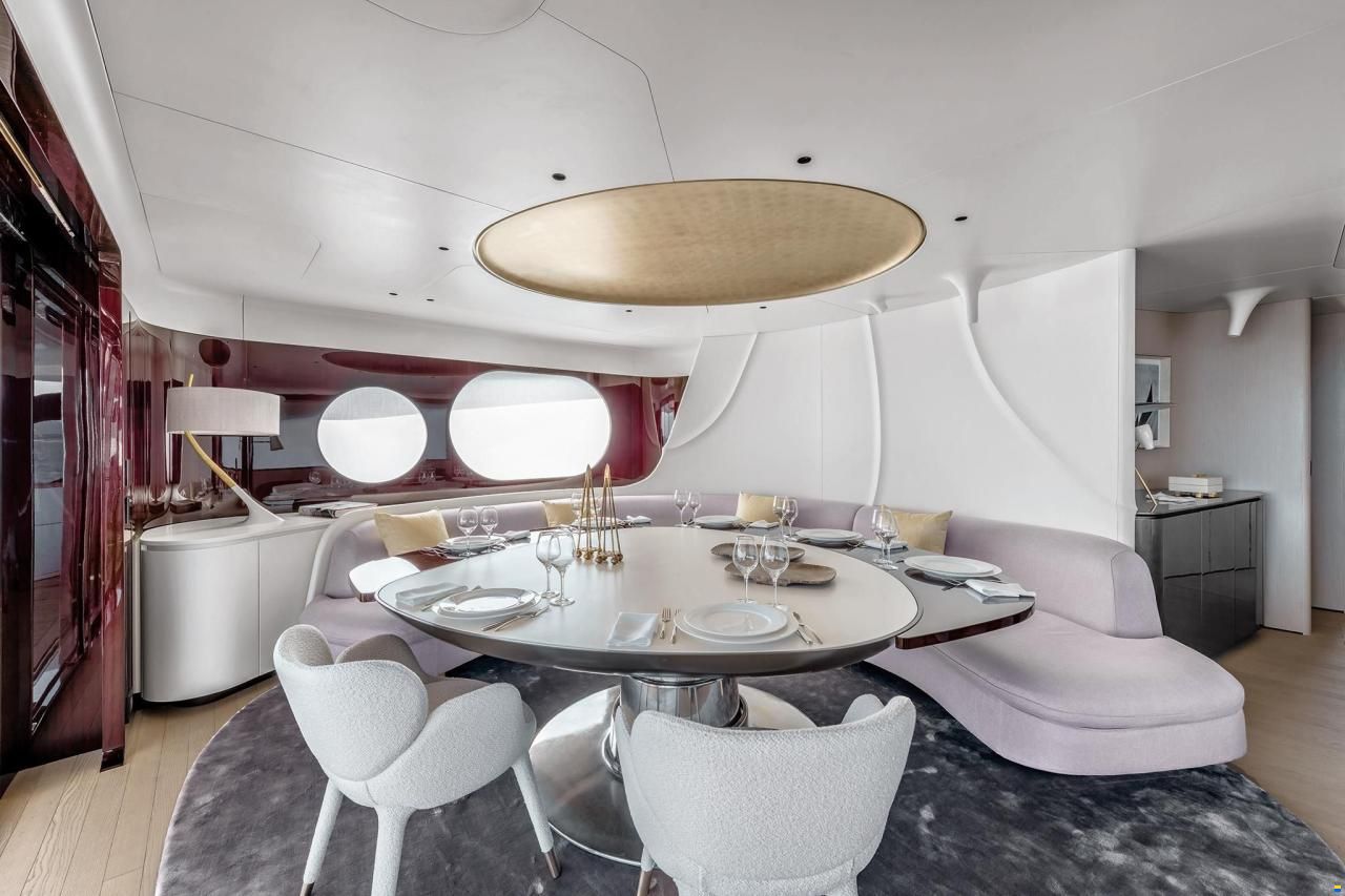 Azimut Grande Trideck