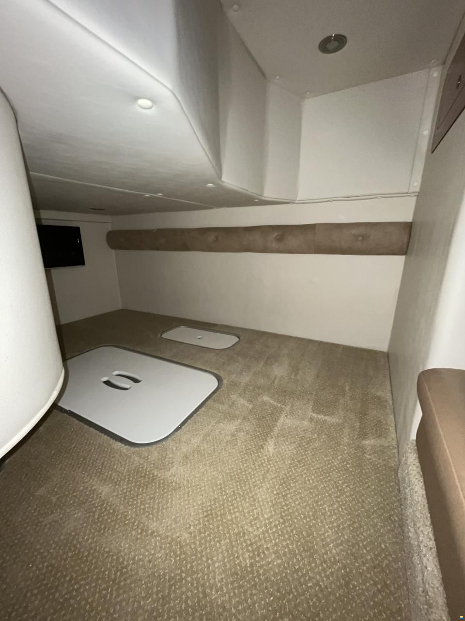 Rinker 310 Express Cruiser