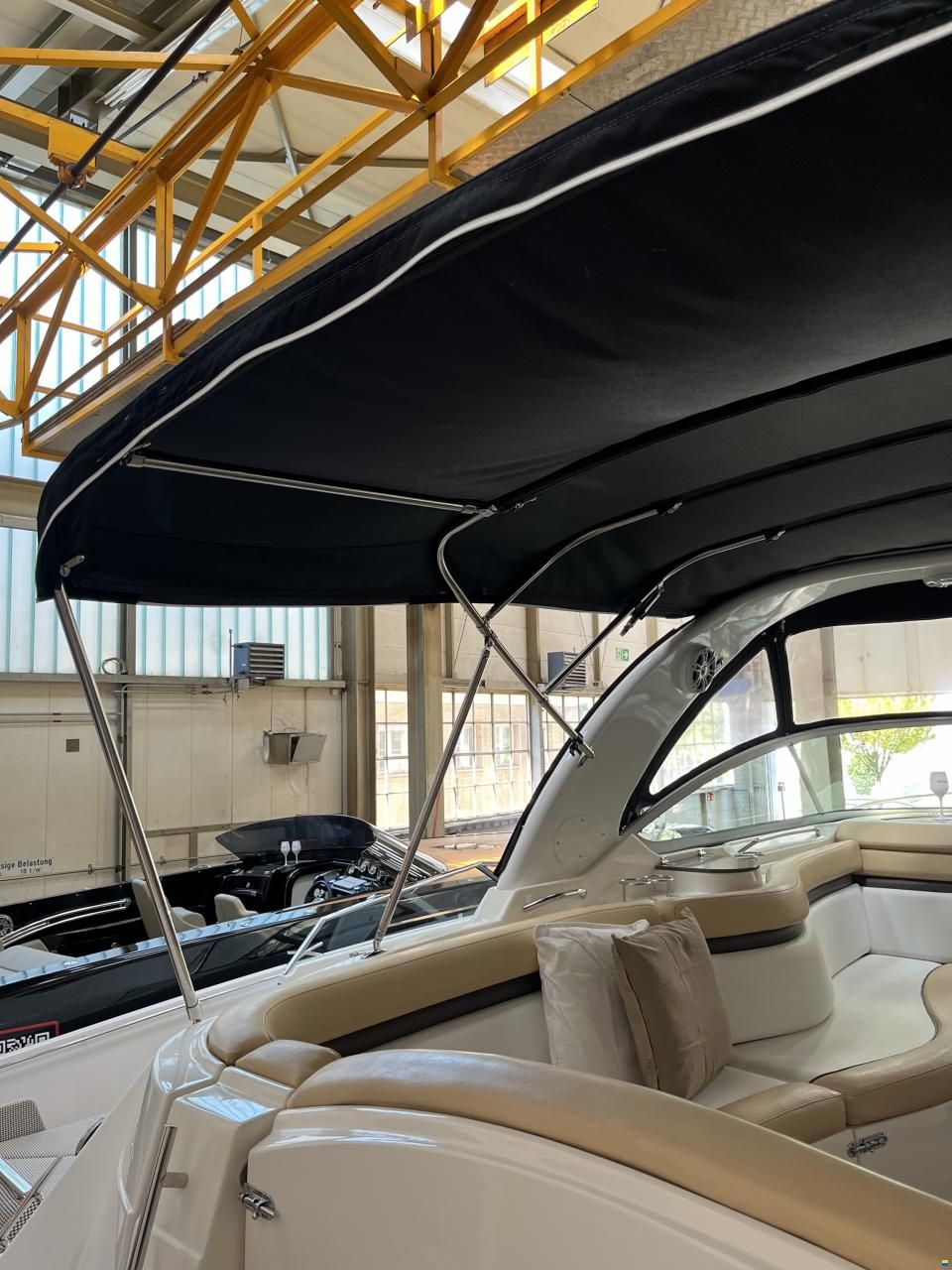 Rinker 310 Express Cruiser