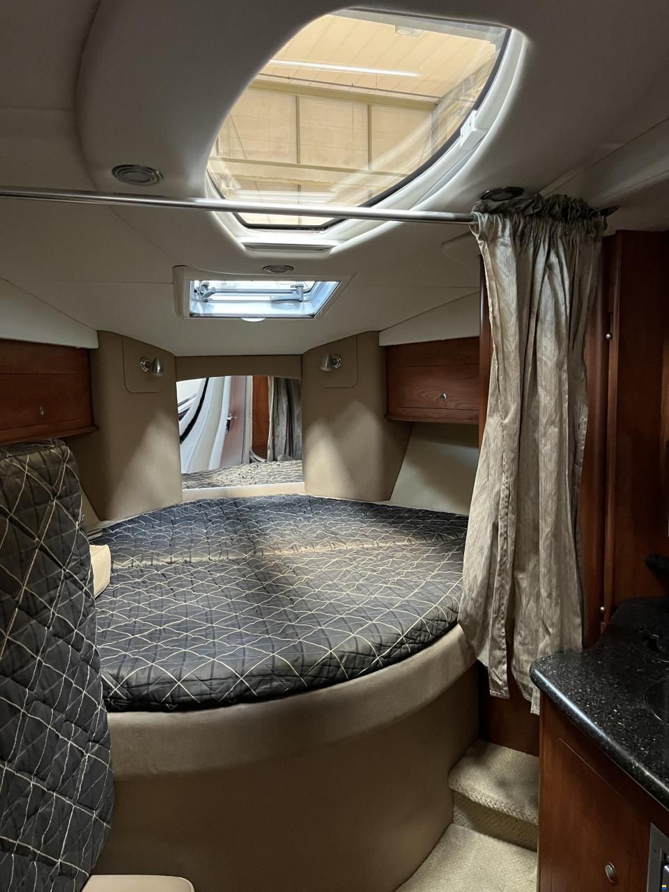 Rinker 310 Express Cruiser