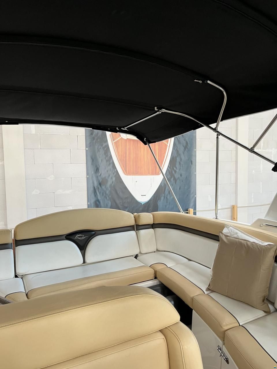 Rinker 310 Express Cruiser