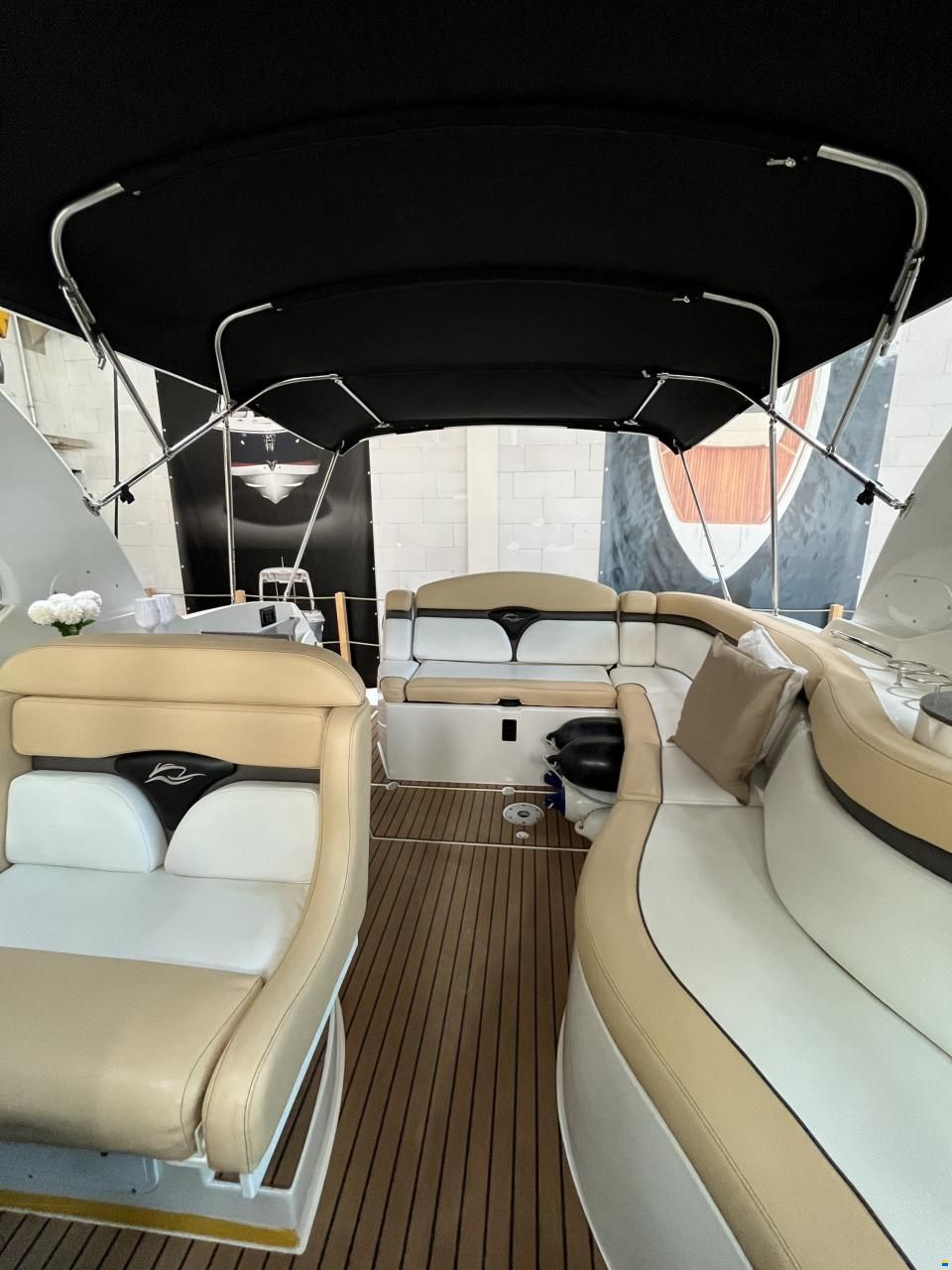 Rinker 310 Express Cruiser
