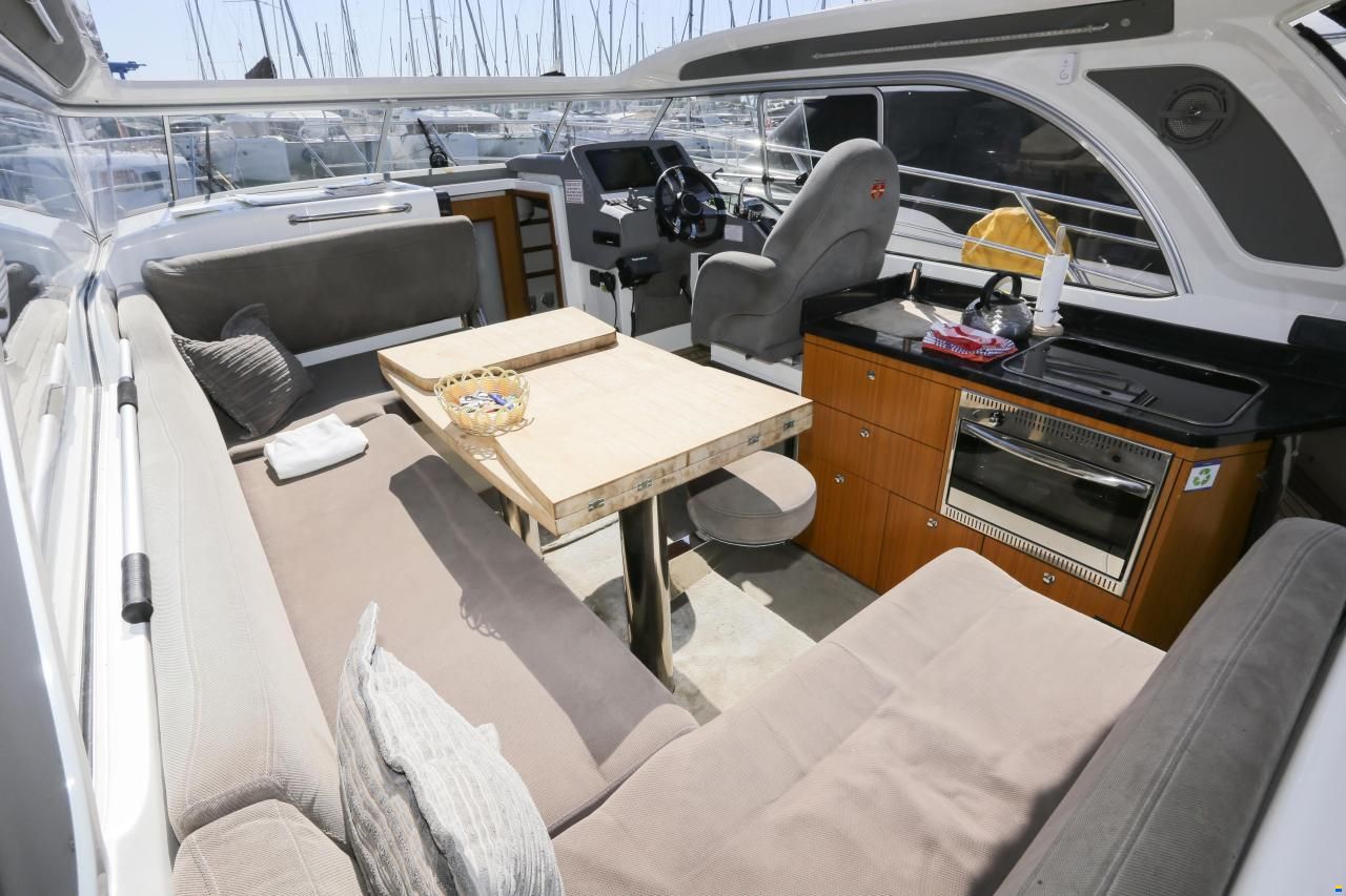 Marex 320 Aft Cabin Cruiser