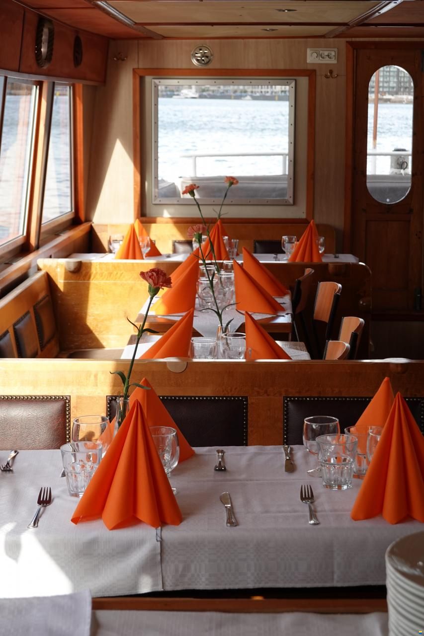 Hollandia Katarina sightseeing vessel