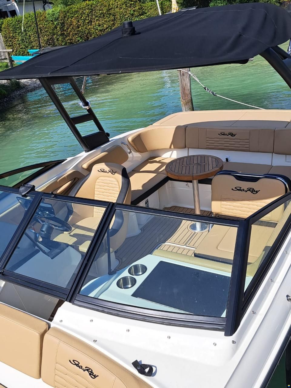 Sea Ray 210 SPX