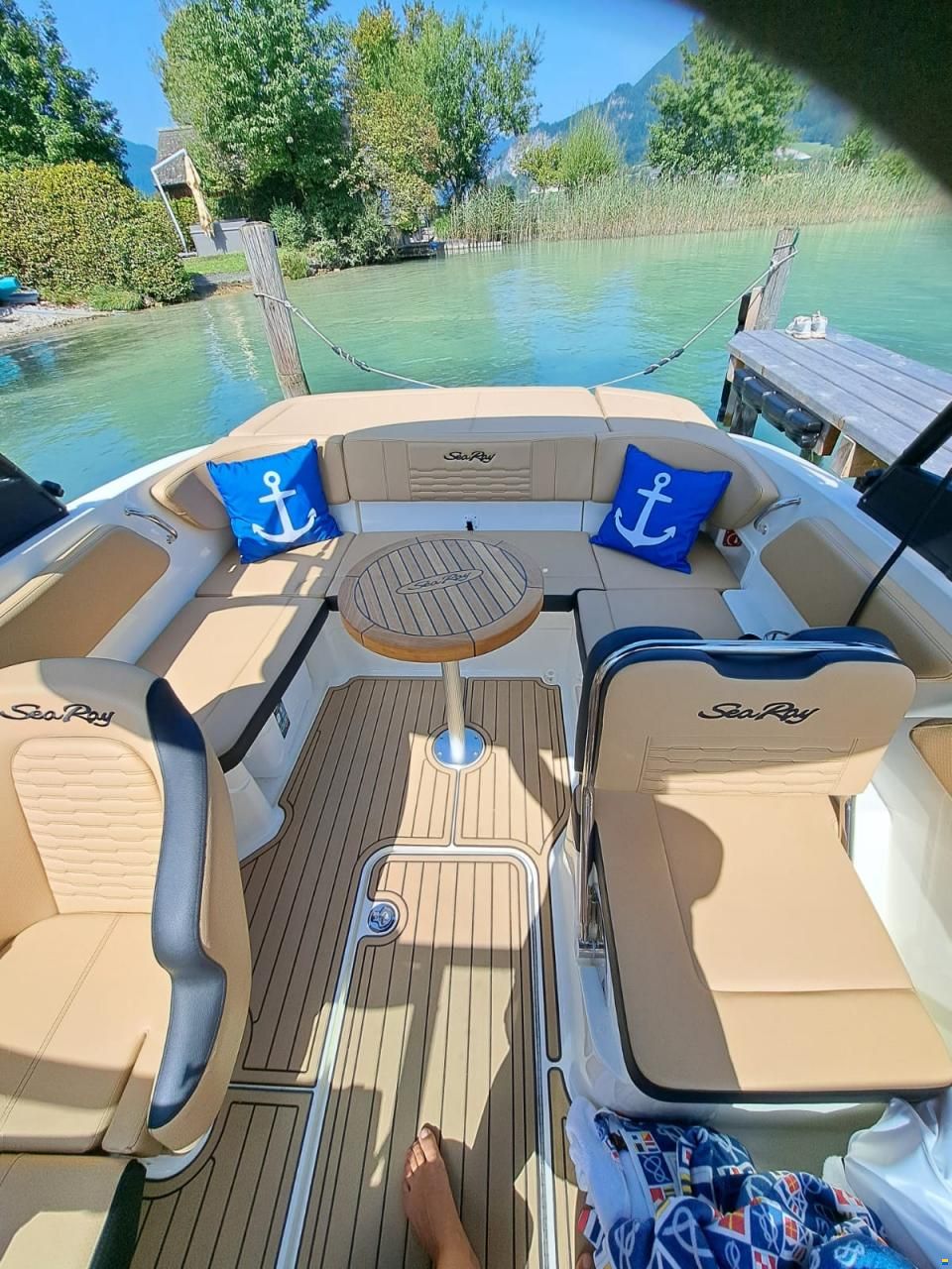 Sea Ray 210 SPX