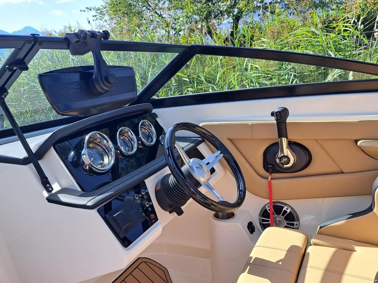 Sea Ray 210 SPX