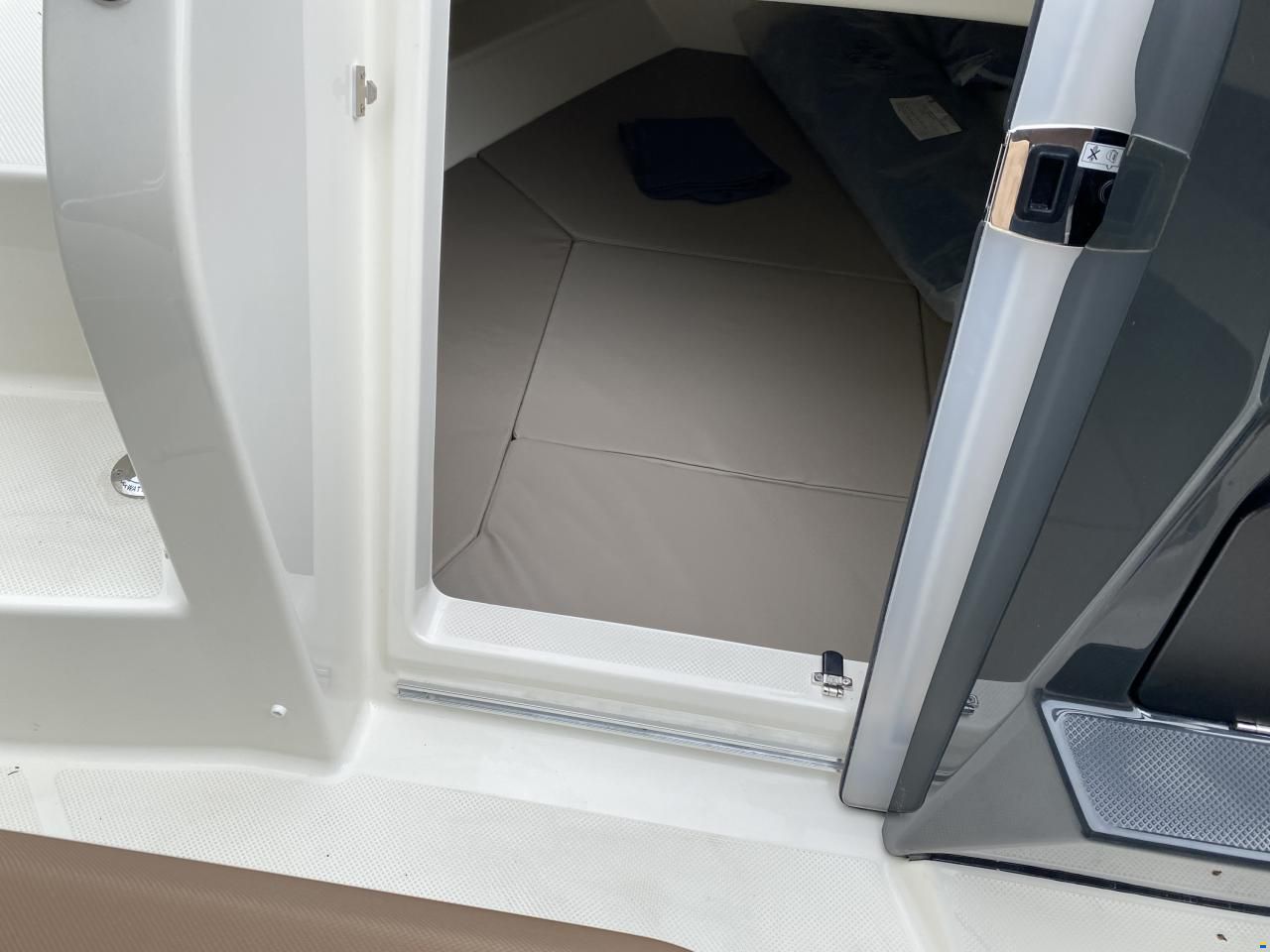 Quicksilver Activ 605 Sundeck