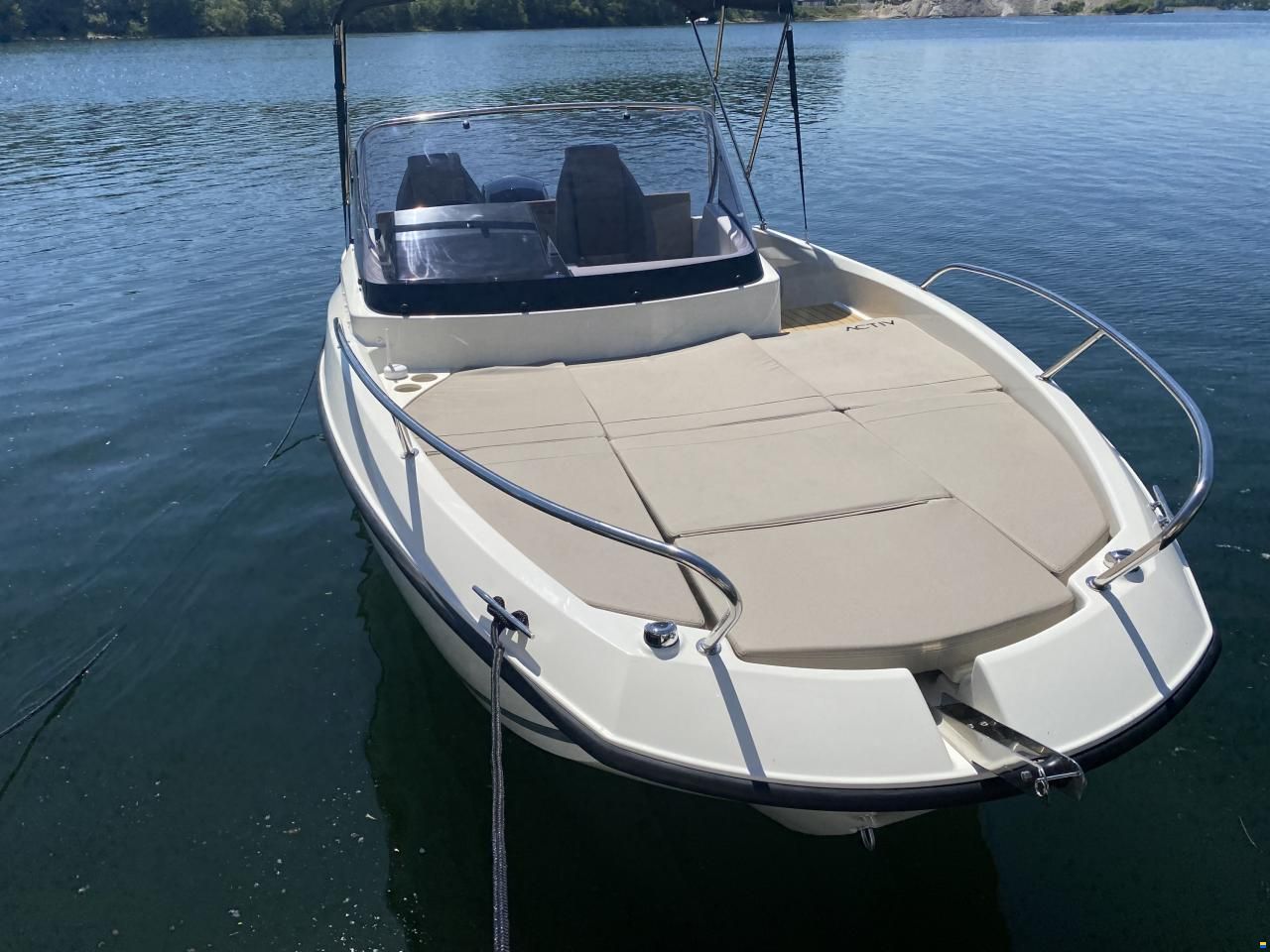 Quicksilver Activ 605 Sundeck