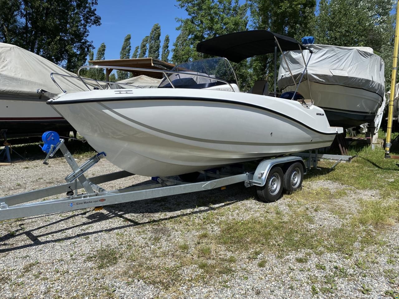 Quicksilver Activ 605 Sundeck