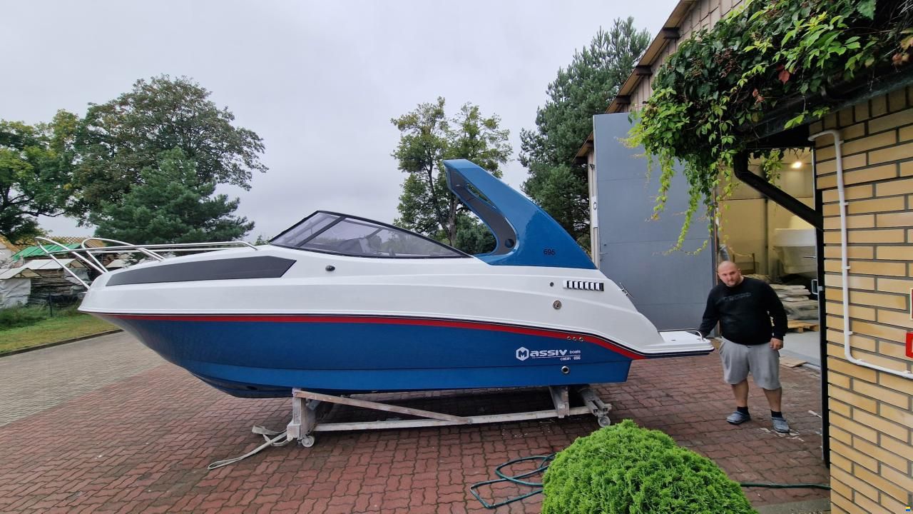 Massiv Boats Massiv Boat Cabin 695 Spoiler STD Color