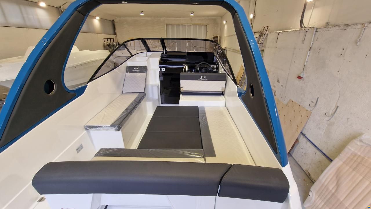 Massiv Boats Massiv Boat Cabin 695 Spoiler STD Color