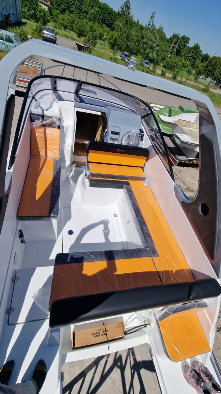 Massiv Boats Massiv Boat Cabin 695 Spoiler STD Color