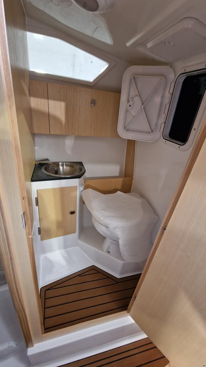 Massiv Boats Massiv Boat Cabin 695 Spoiler STD Color