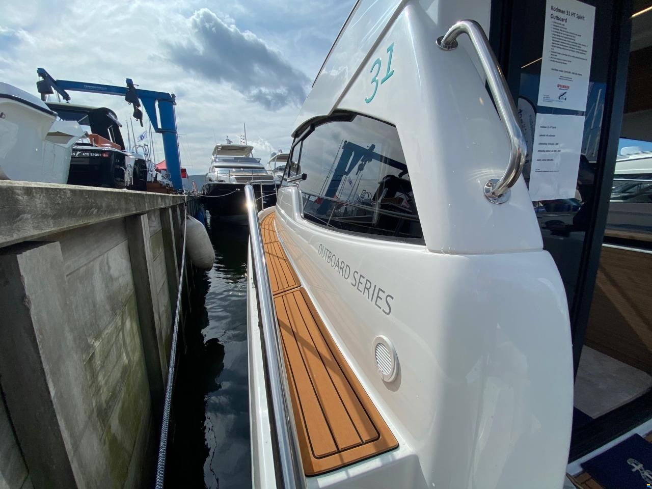 Rodman 31 Spirit HT Outboard