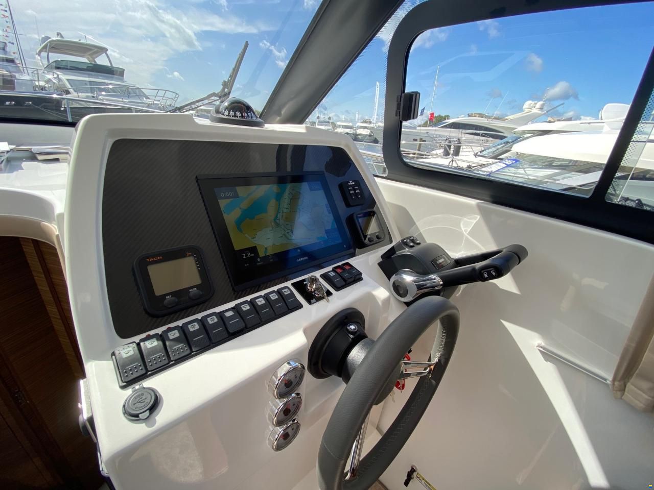 Rodman 31 Spirit HT Outboard