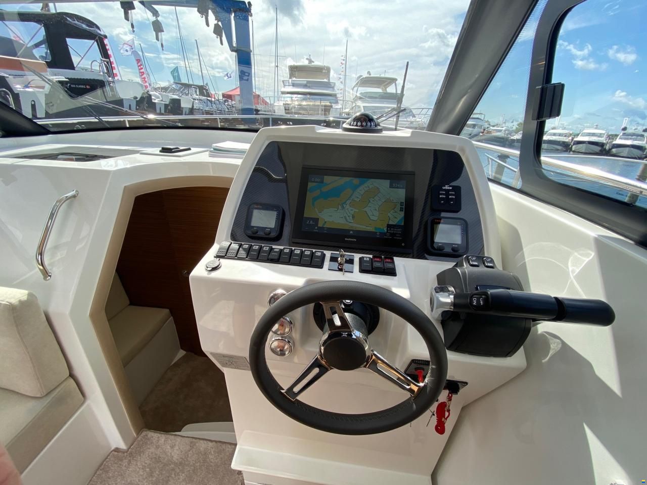 Rodman 31 Spirit HT Outboard