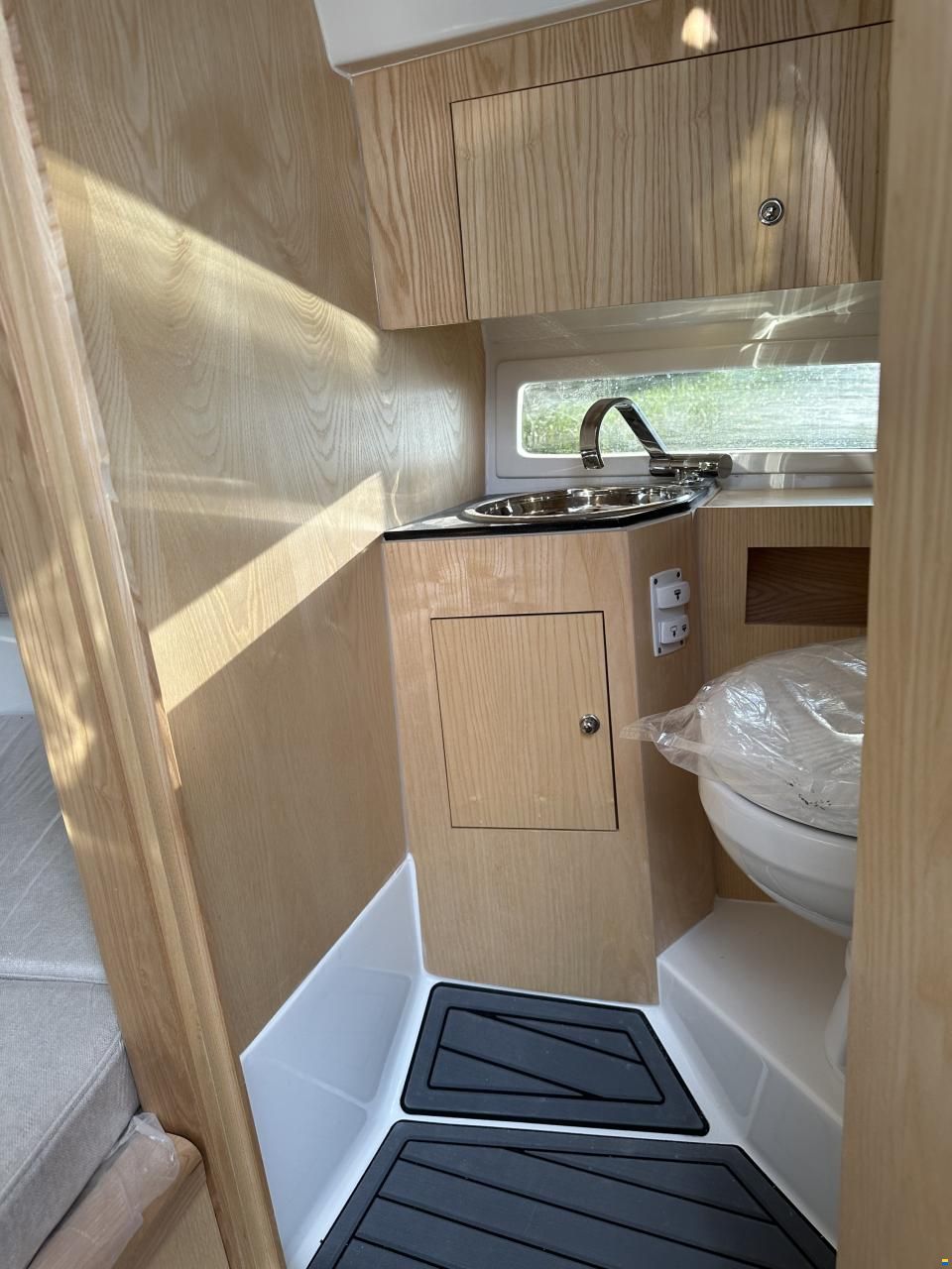 Massiv Boats SUNDECK 710 NEW MODEL STD VERSION !!